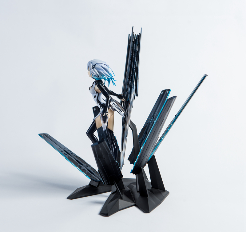 BEATLESS Lacia 2018 (BLACK MONOLITH) Deployed Ver. 1/8